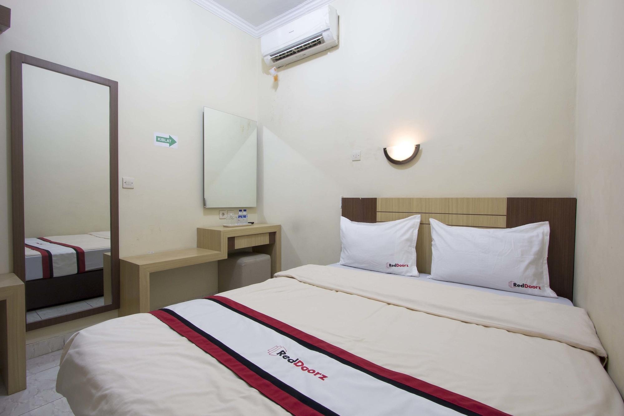 Reddoorz Plus Near Stadion Mandala Krida Γιογκιακάρτα Εξωτερικό φωτογραφία
