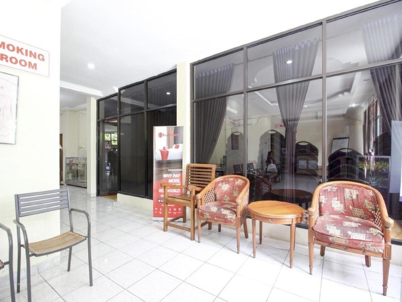 Reddoorz Plus Near Stadion Mandala Krida Γιογκιακάρτα Εξωτερικό φωτογραφία