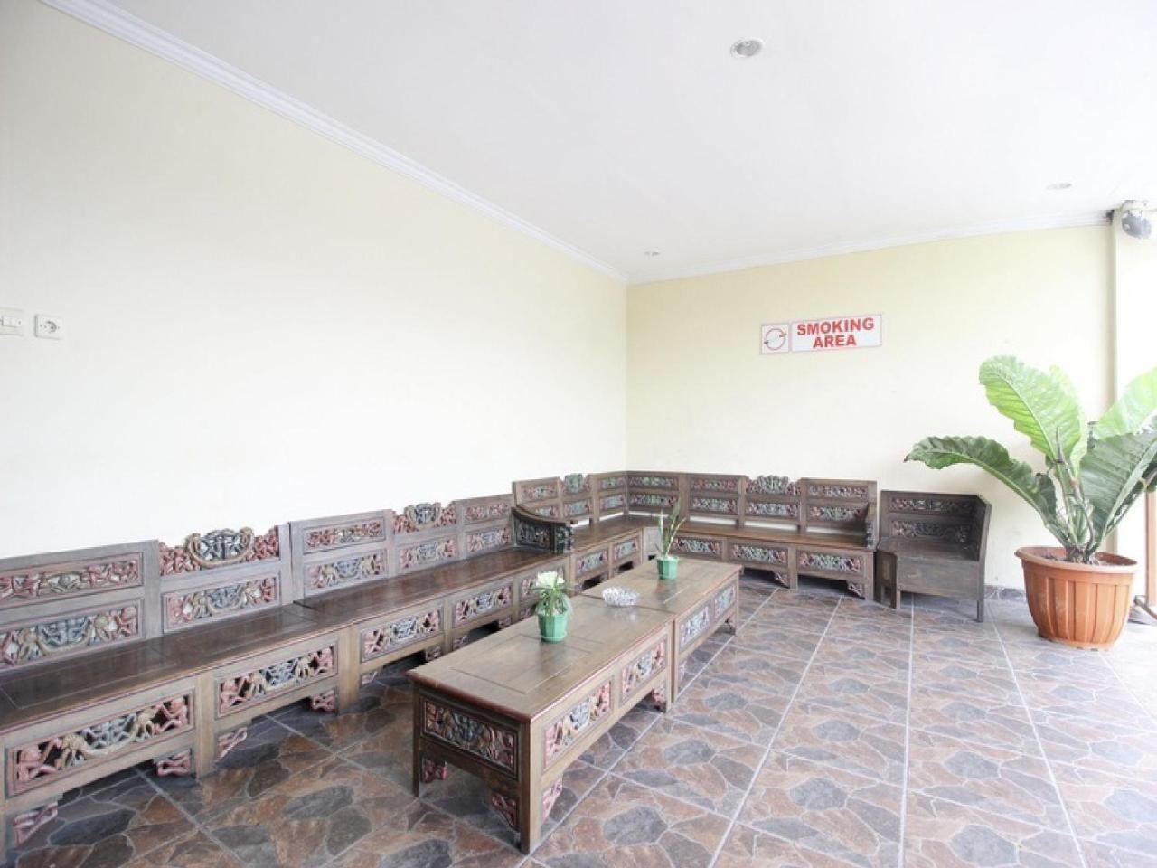 Reddoorz Plus Near Stadion Mandala Krida Γιογκιακάρτα Εξωτερικό φωτογραφία
