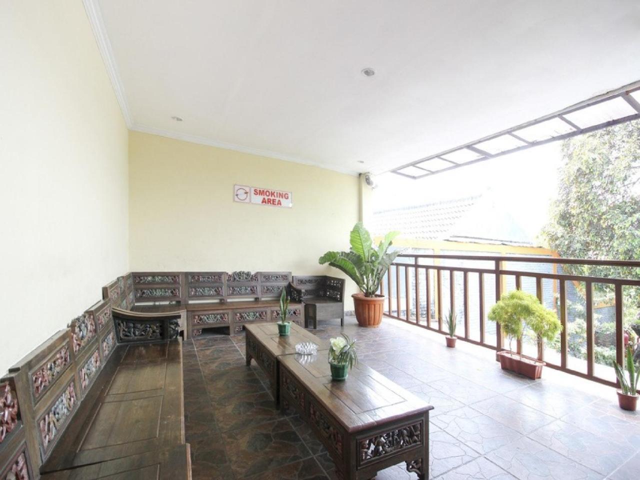 Reddoorz Plus Near Stadion Mandala Krida Γιογκιακάρτα Εξωτερικό φωτογραφία