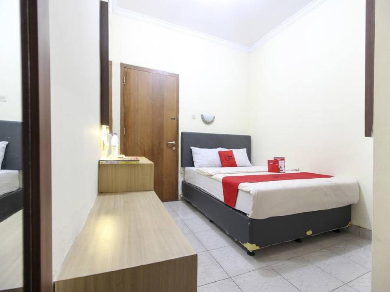 Reddoorz Plus Near Stadion Mandala Krida Γιογκιακάρτα Εξωτερικό φωτογραφία