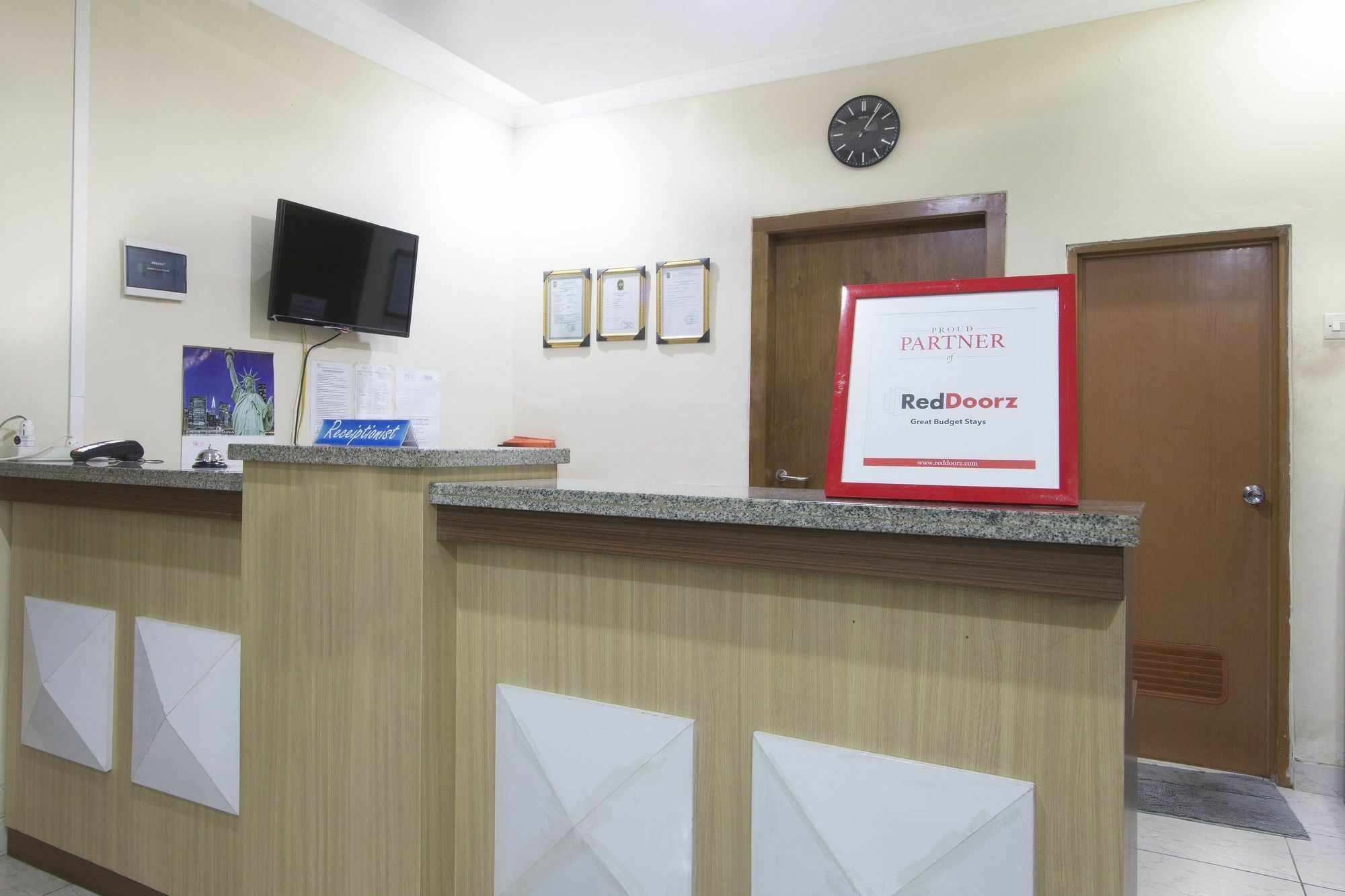 Reddoorz Plus Near Stadion Mandala Krida Γιογκιακάρτα Εξωτερικό φωτογραφία
